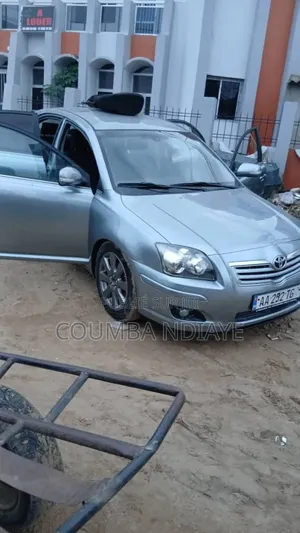 Toyota Avensis 2.0 Advanced 2009 Gris