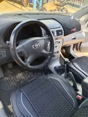 Toyota Avensis 2.0 Advanced 2009 Gris