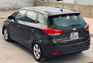 Photo - Kia Rondo 2014 Gris