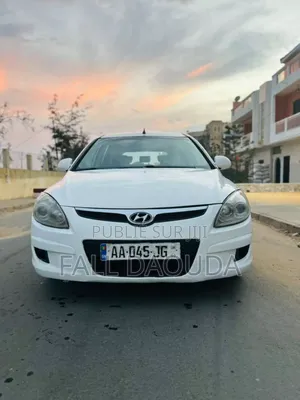 Photo - Hyundai i30 2012 Blanc