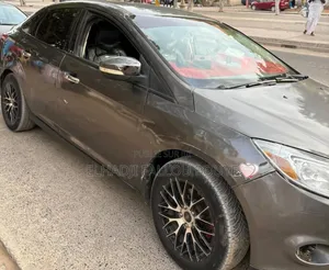 Ford Focus 2013 Gris