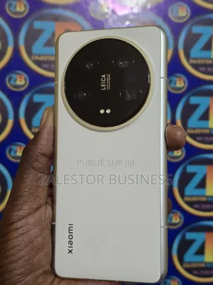 Photo - New Xiaomi 14 Ultra 256 GB Doré