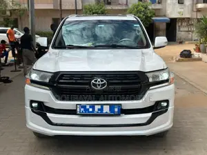 Photo - Toyota Land Cruiser Prado 2019 Blanc