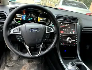 Ford Fusion 2018 Gris