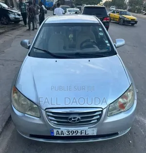 Photo - Hyundai Elantra 2010 Gris