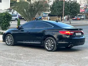 Photo - Hyundai Grandeur 2016