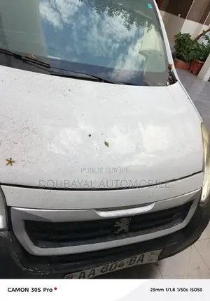 Photo - Peugeot Partenaire 2015 Black