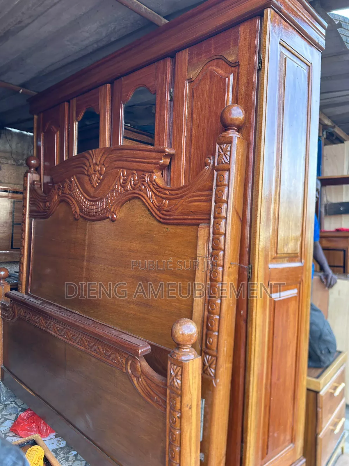 Chambre À Coucher 4 Battant