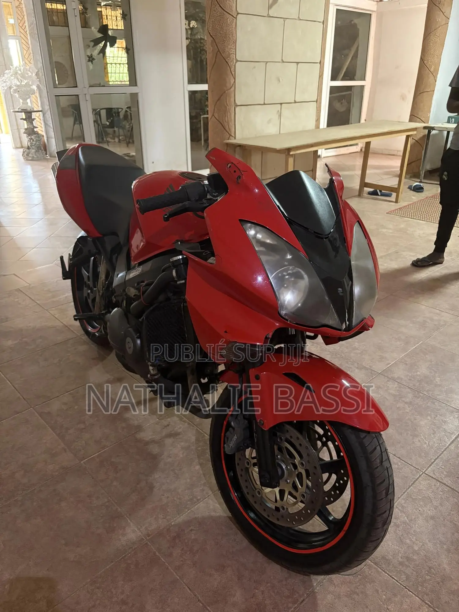 Honda VF 2004 Rouge
