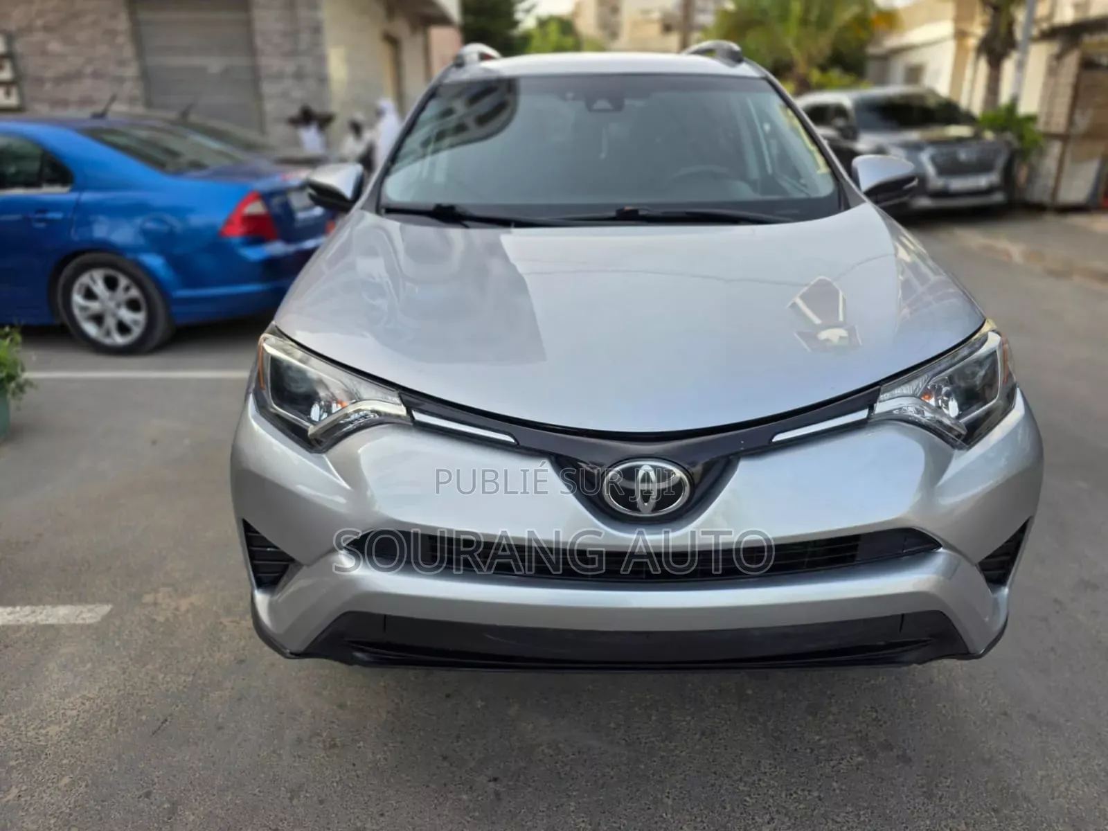 Toyota RAV4 XLE AWD (2.5L 4cyl 6A) 2017 Gris