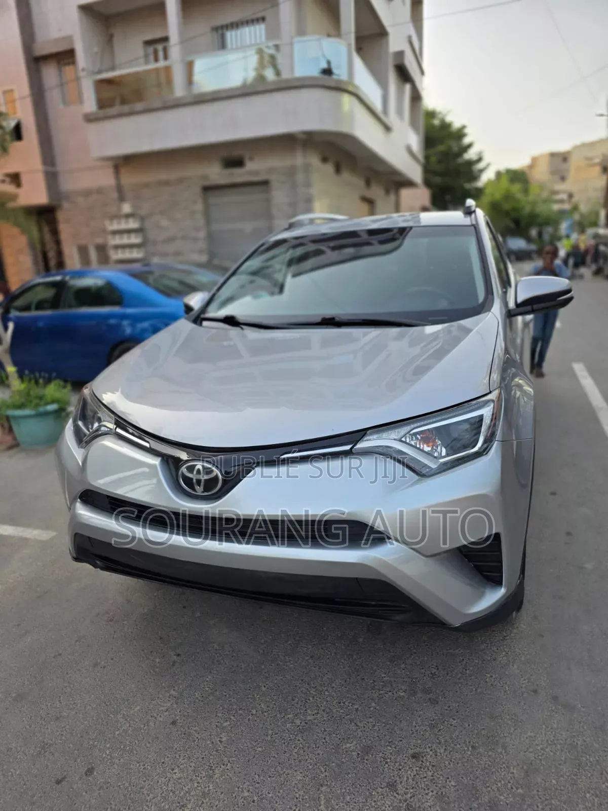 Toyota RAV4 XLE AWD (2.5L 4cyl 6A) 2017 Gris
