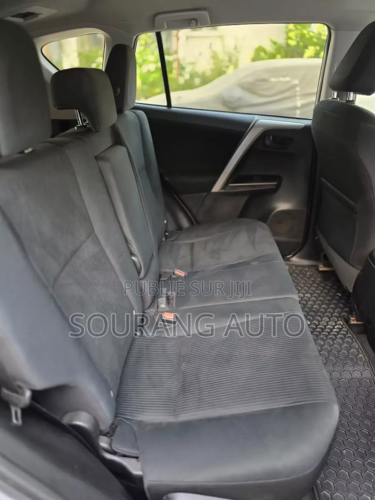 Toyota RAV4 XLE AWD (2.5L 4cyl 6A) 2017 Gris