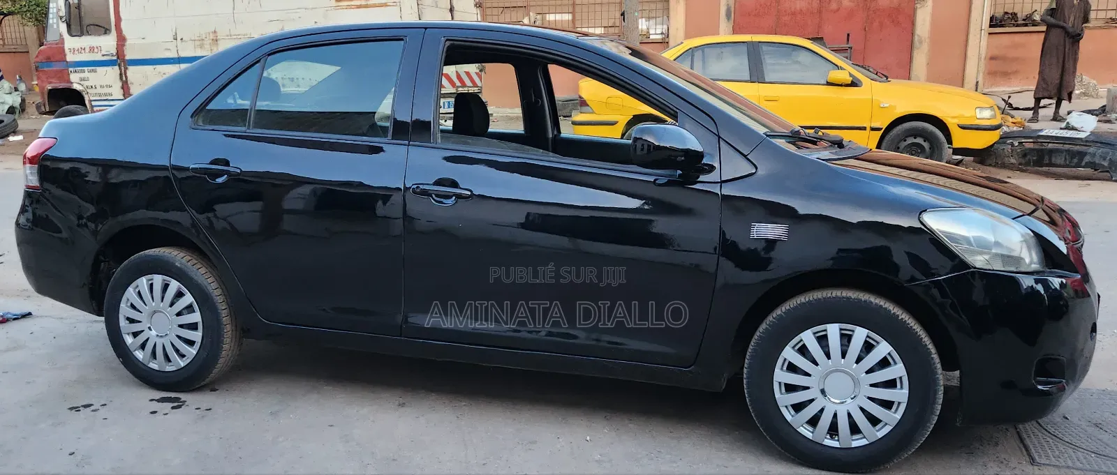 Toyota Yaris Base Hatchback 3dr 2010 Black