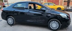 Toyota Yaris Base Hatchback 3dr 2010 Black