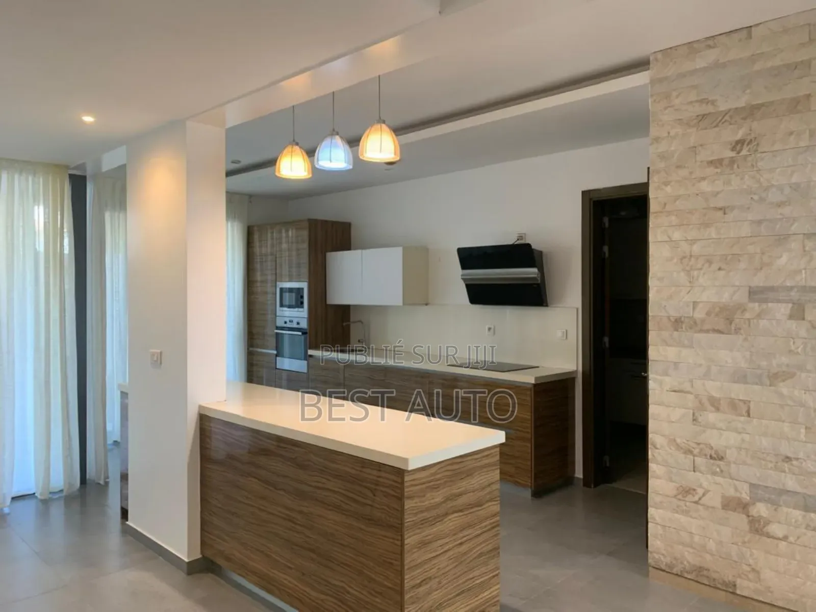 4chbre Maison dans Fann-Point E-Amitié à Vendre