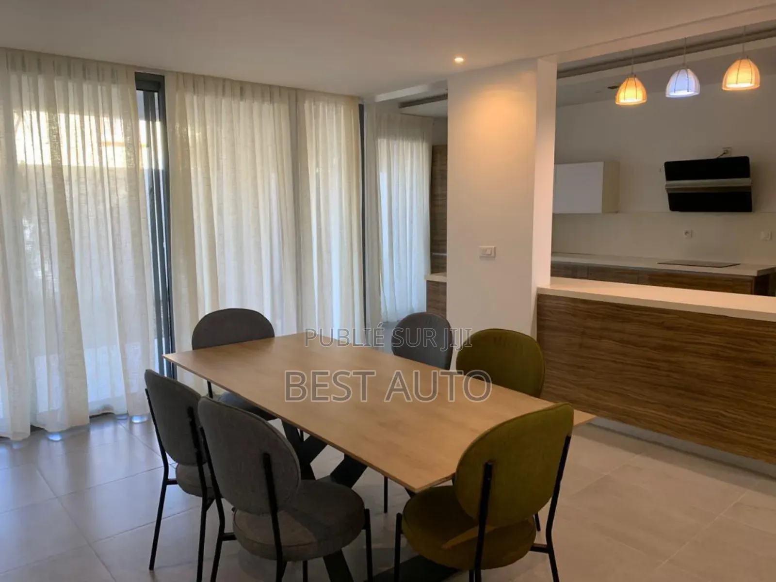 4chbre Maison dans Fann-Point E-Amitié à Vendre