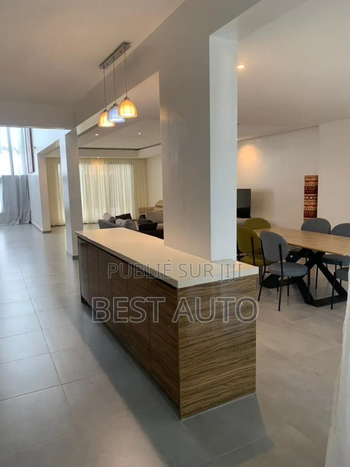 4chbre Maison dans Fann-Point E-Amitié à Vendre