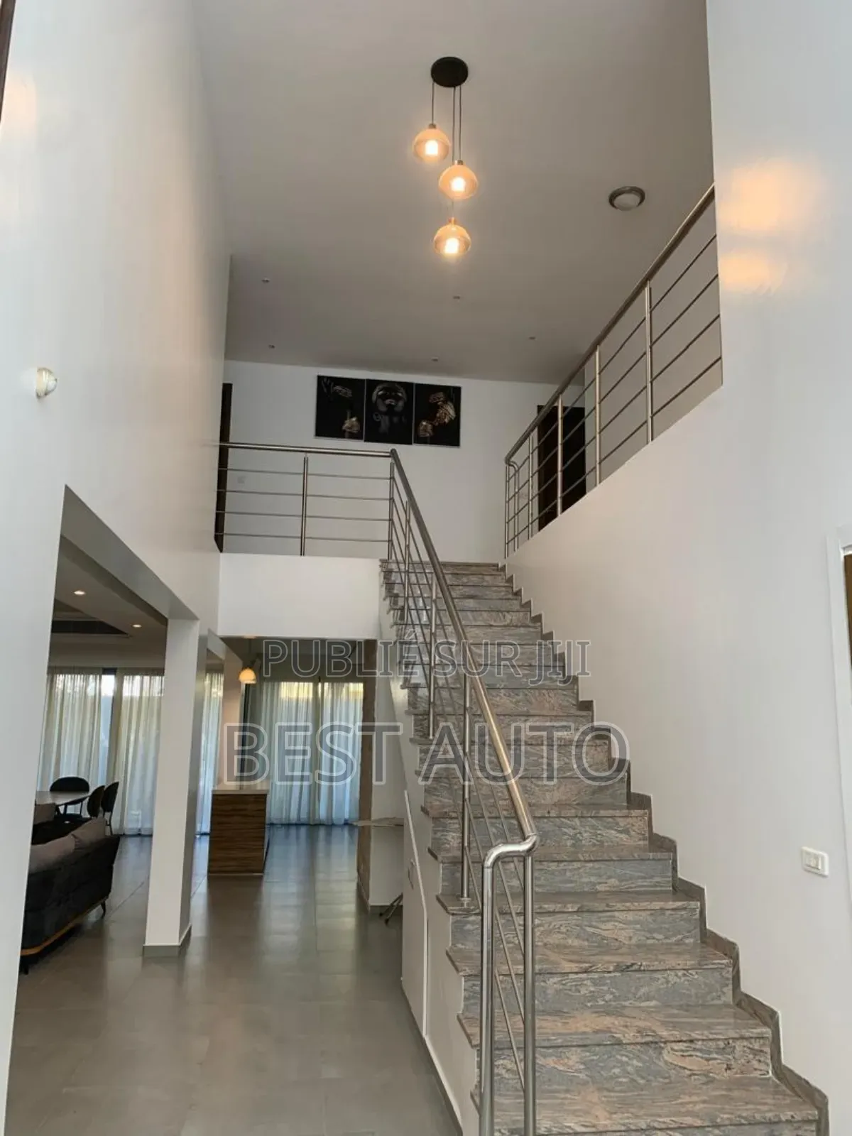 4chbre Maison dans Fann-Point E-Amitié à Vendre