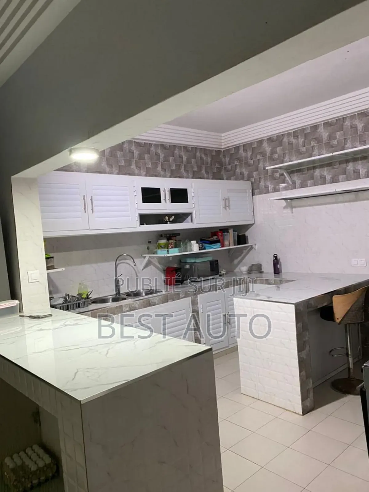 6chbre Maison dans Ouakam à Louer