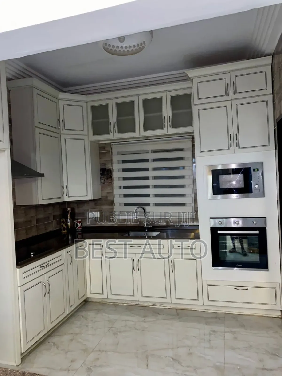 6chbre Maison dans Ouakam à Louer