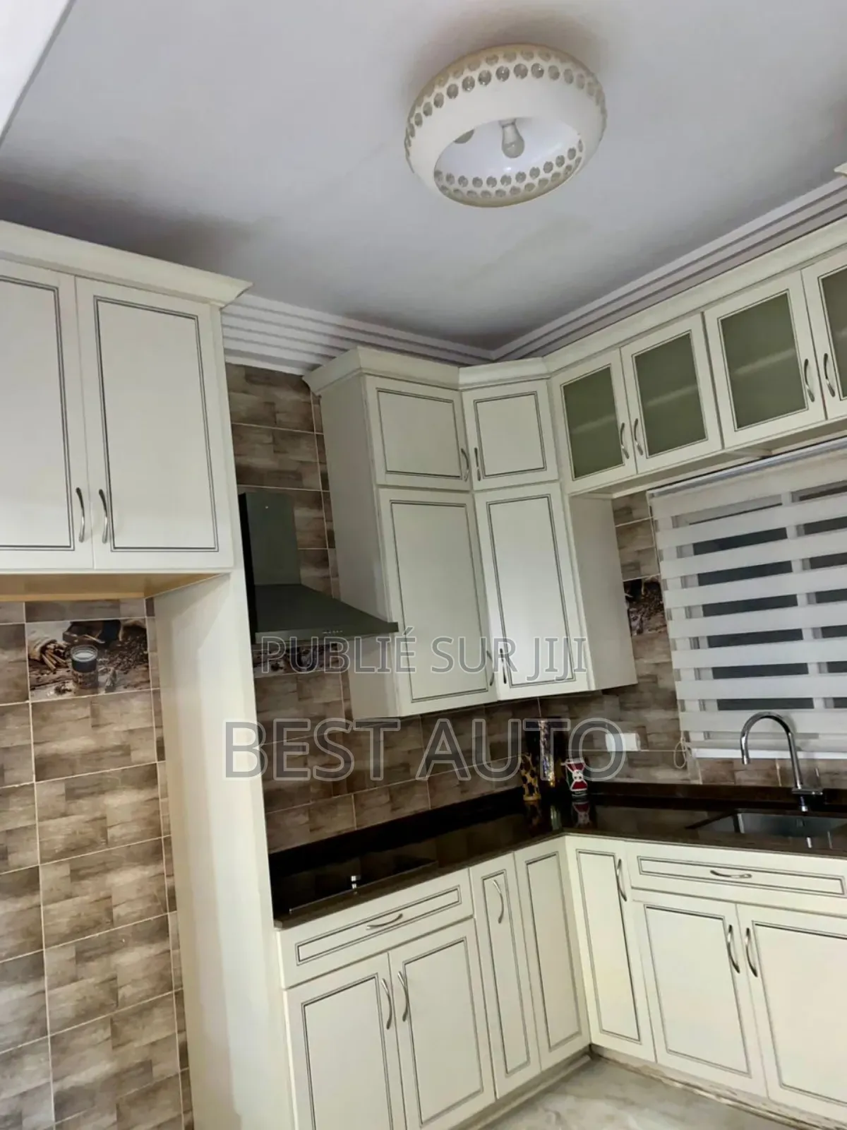 6chbre Maison dans Ouakam à Louer