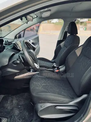 Peugeot 2008 1.6 BlueHD (100 Hp) 2016 Blanc