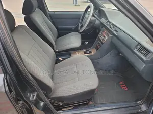 Mercedes-Benz 300E 2008