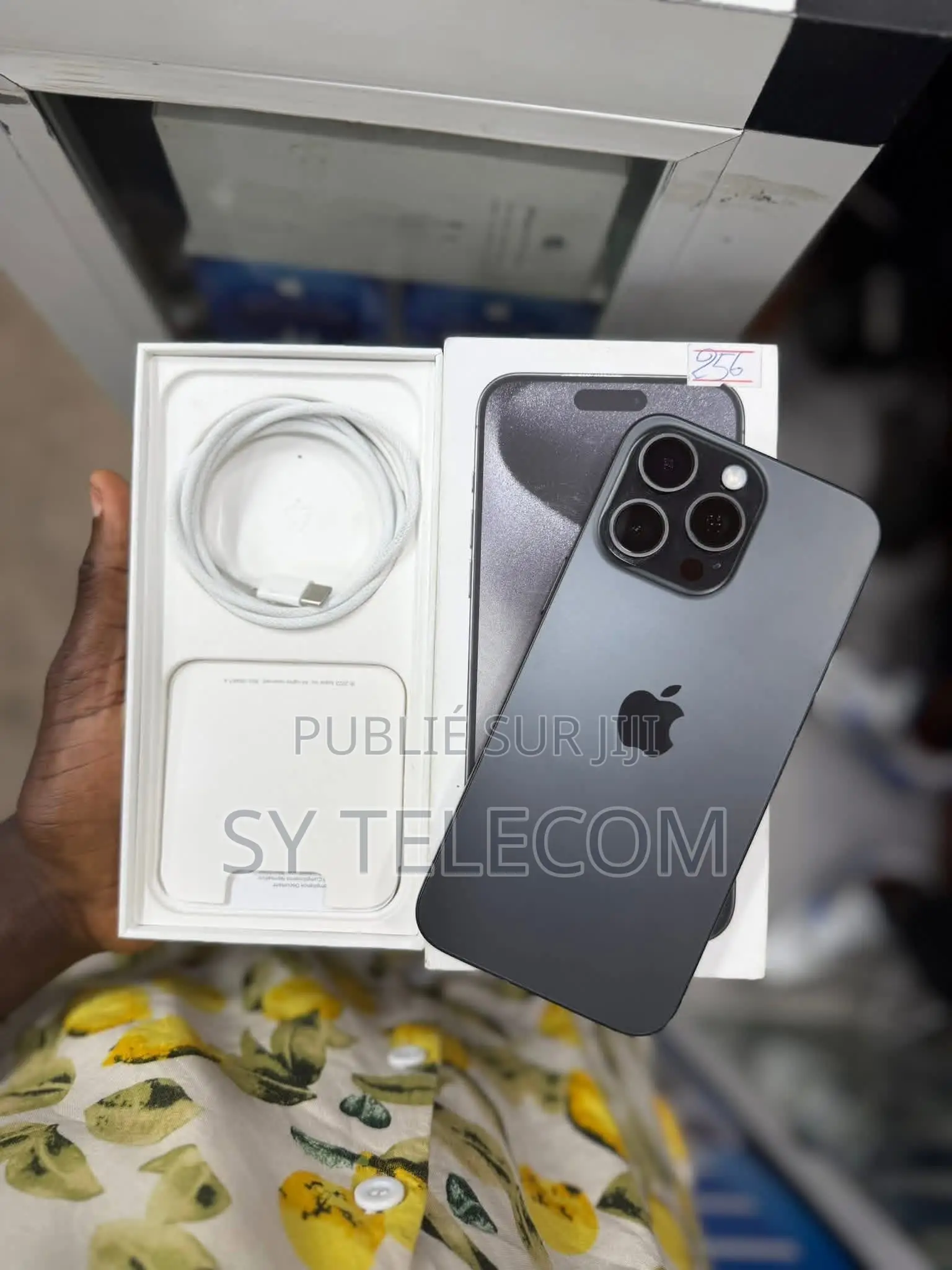 New Apple iPhone 15 Pro Max 1 TB Black