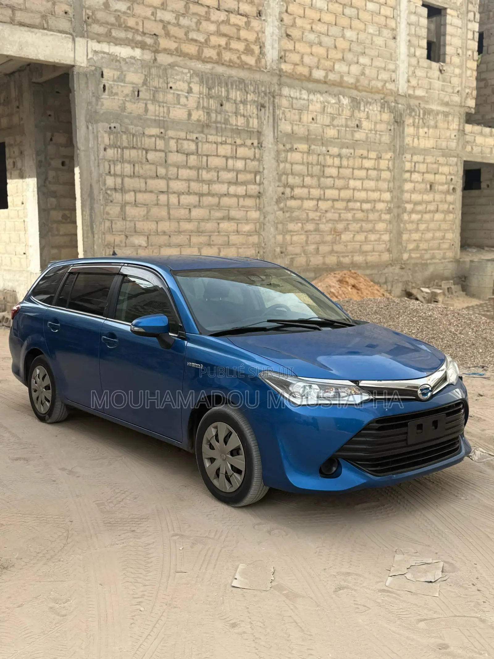 Toyota Corolla Fielder 1.5 Hybrid FWD 2016 Blue