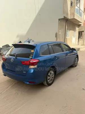 Toyota Corolla Fielder 1.5 Hybrid FWD 2016 Blue