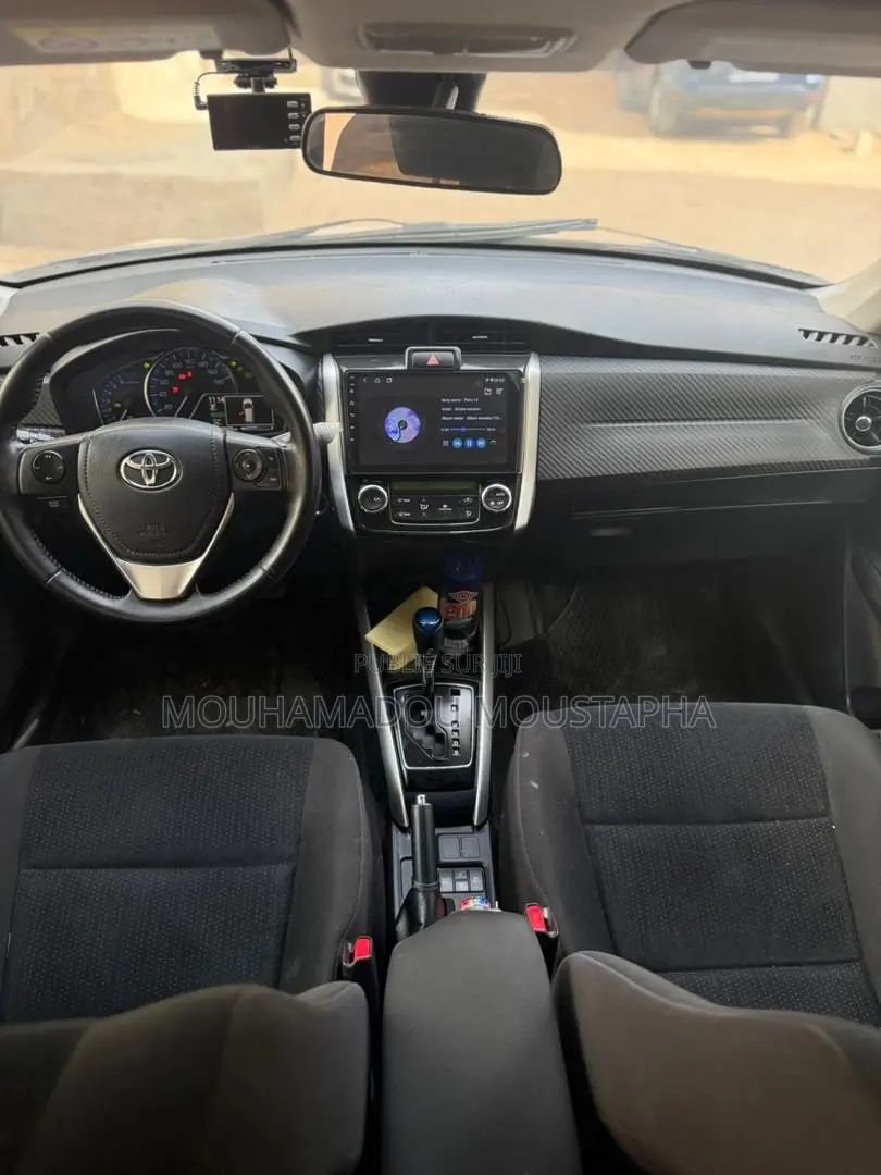 Toyota Corolla Fielder 1.5 Hybrid FWD 2016 Blue