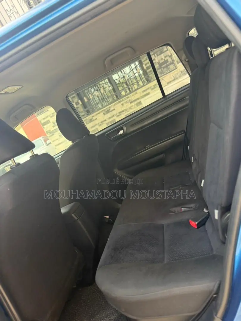 Toyota Corolla Fielder 1.5 Hybrid FWD 2016 Blue