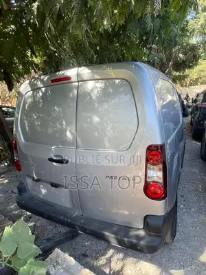 Peugeot Partenaire 2017 Gris