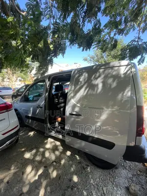 Peugeot Partenaire 2017 Gris