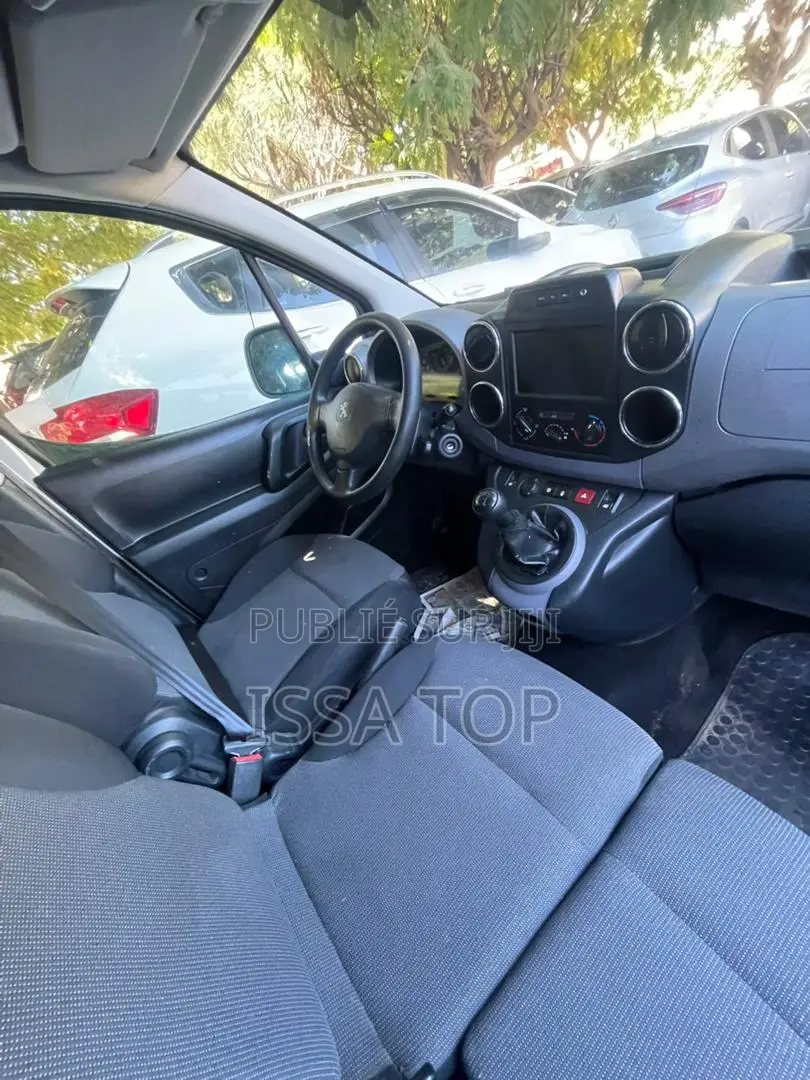 Peugeot Partenaire 2017 Gris