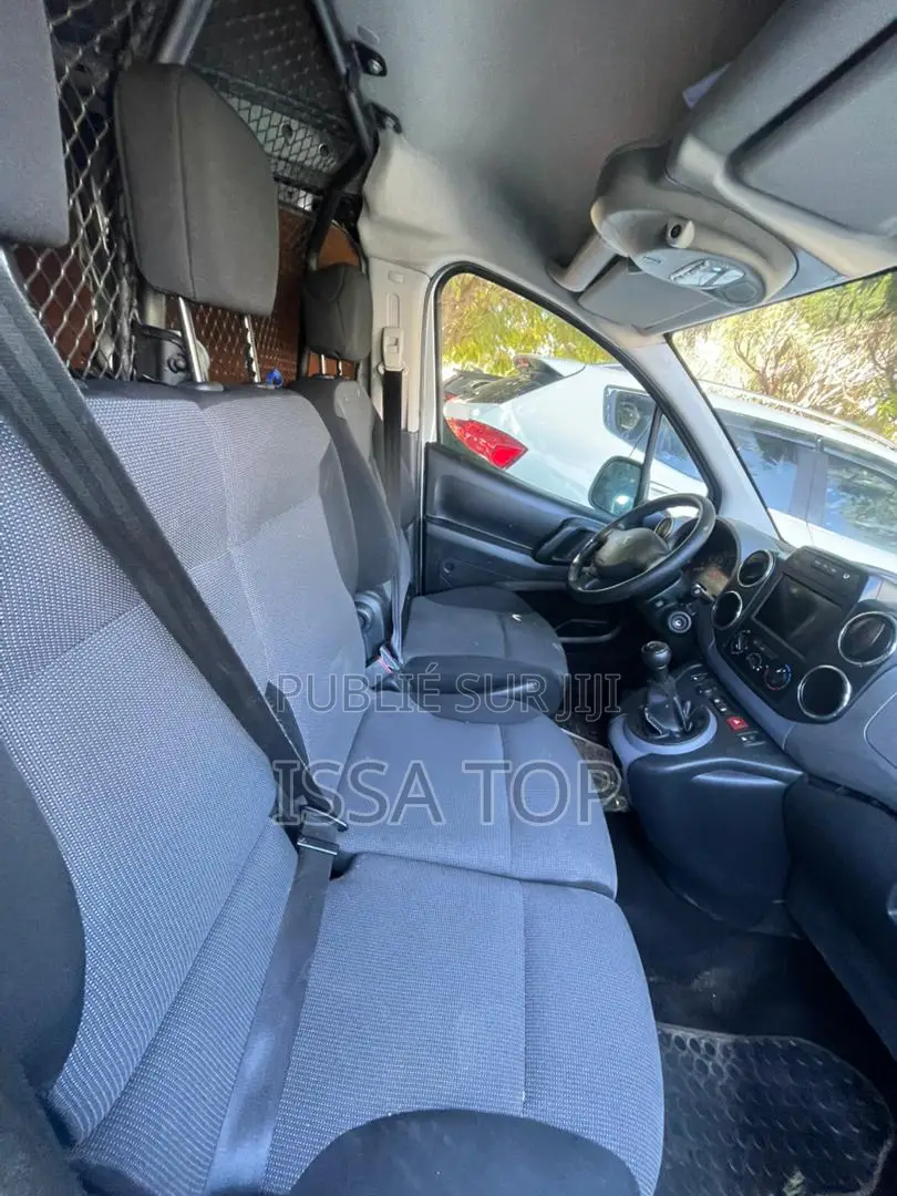 Peugeot Partenaire 2017 Gris