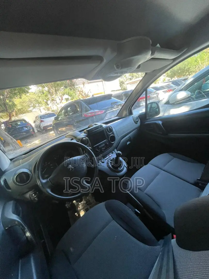 Peugeot Partenaire 2017 Gris