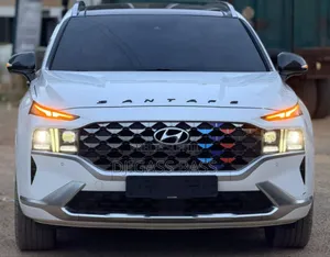 Photo - Hyundai Santa Fe 2021 Blanc cassé