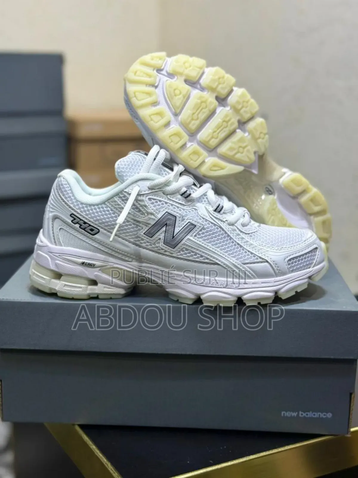 New Balance 740 Disponible