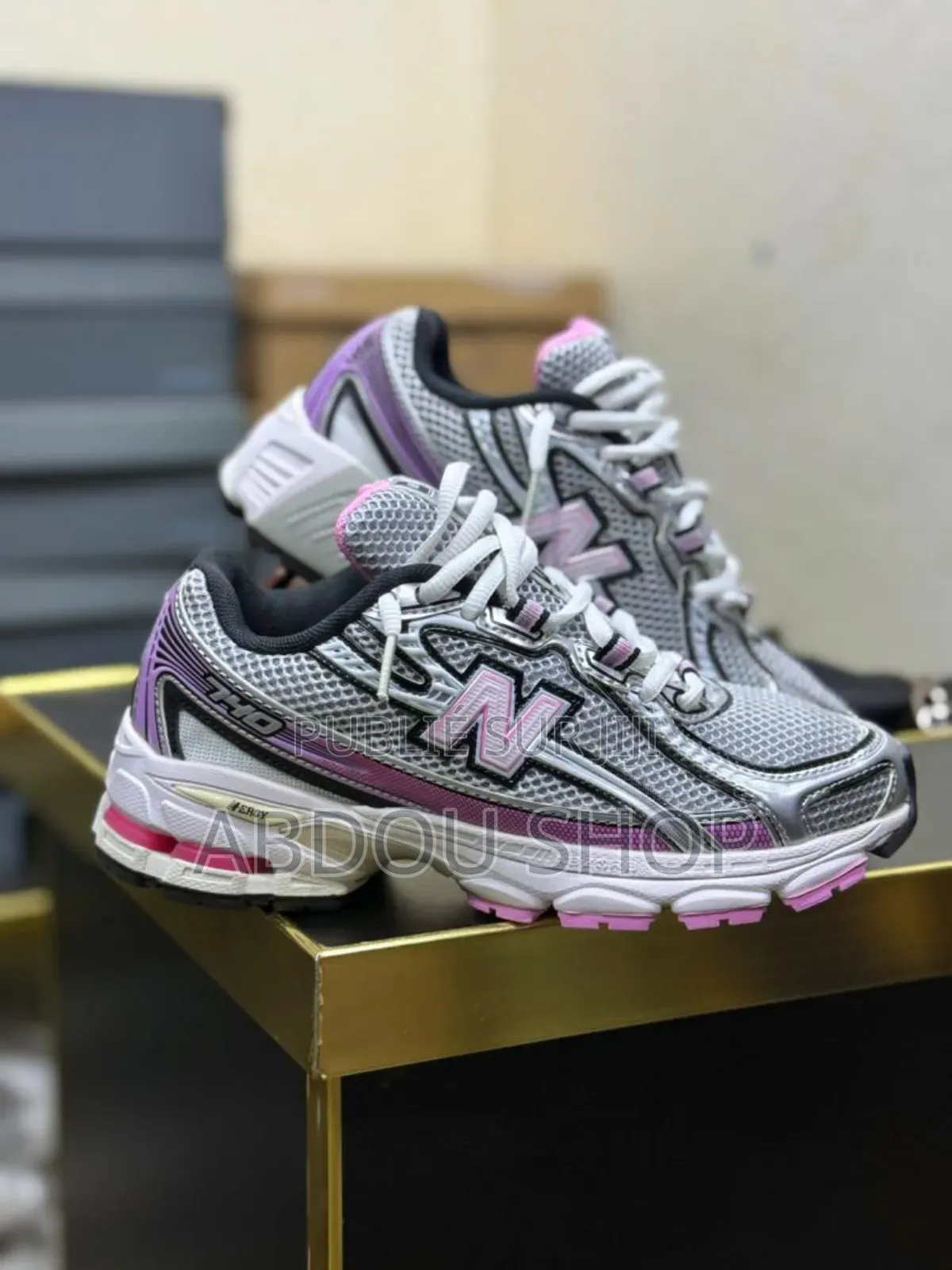 New Balance 740 Disponible