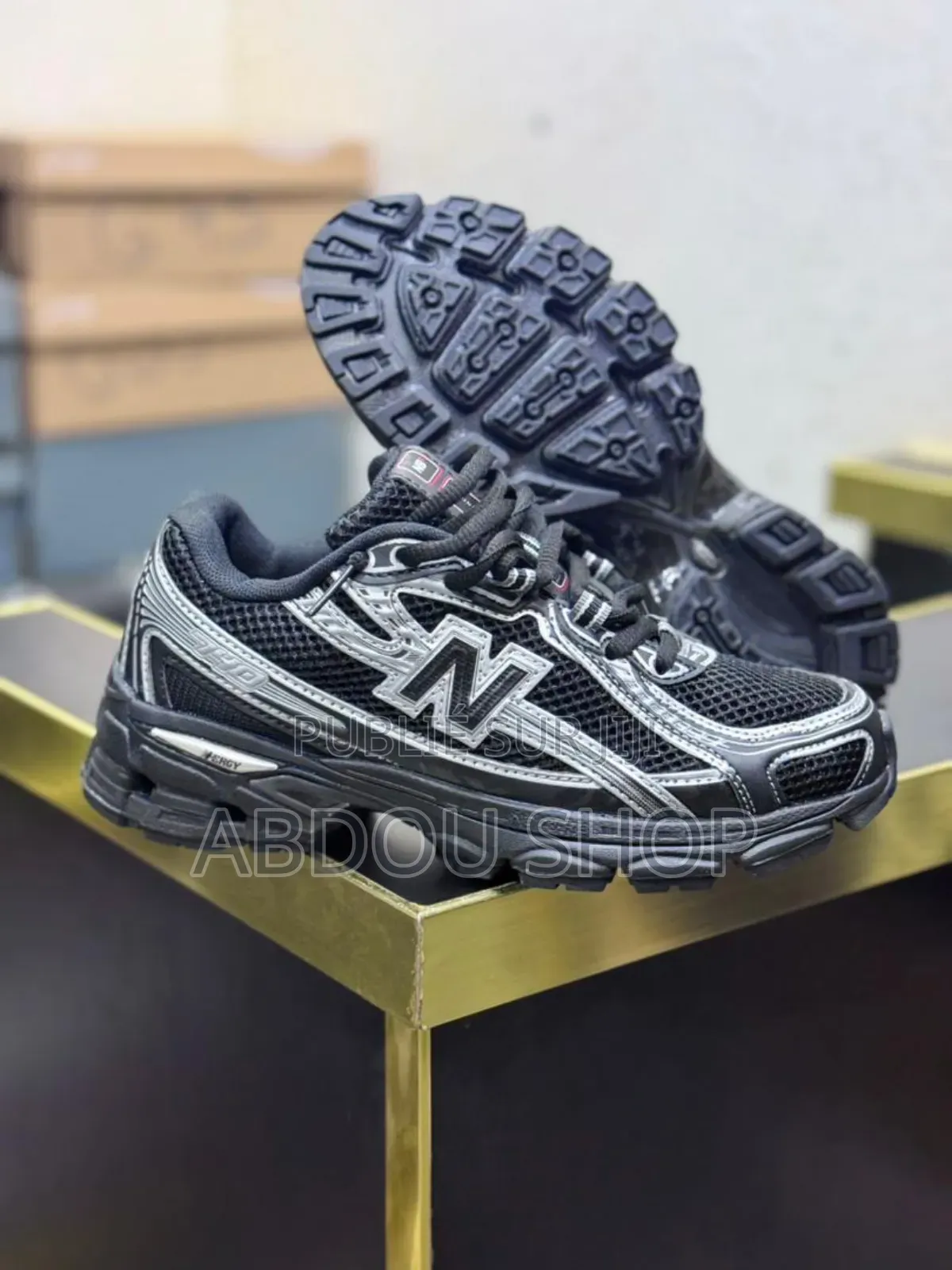 New Balance 740 Disponible