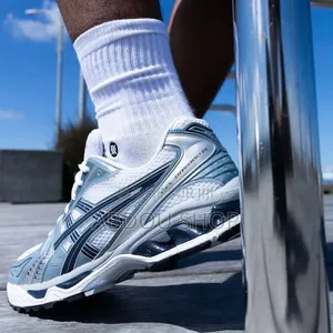 Asics Gel-Kayano Disponible