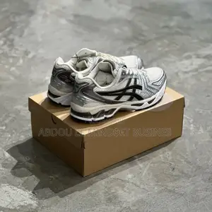 Asics Gel-Kayano Disponible
