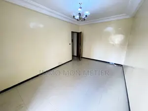 2chbre Appartement dans Almadies à Louer