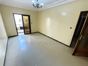 2chbre Appartement dans Almadies à Louer