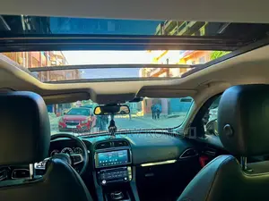 Jaguar F-Pace 20d R-Sport 2017 Rouge