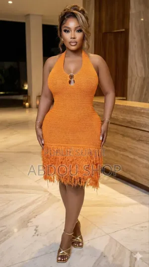 Robe Courte Manche Disponible