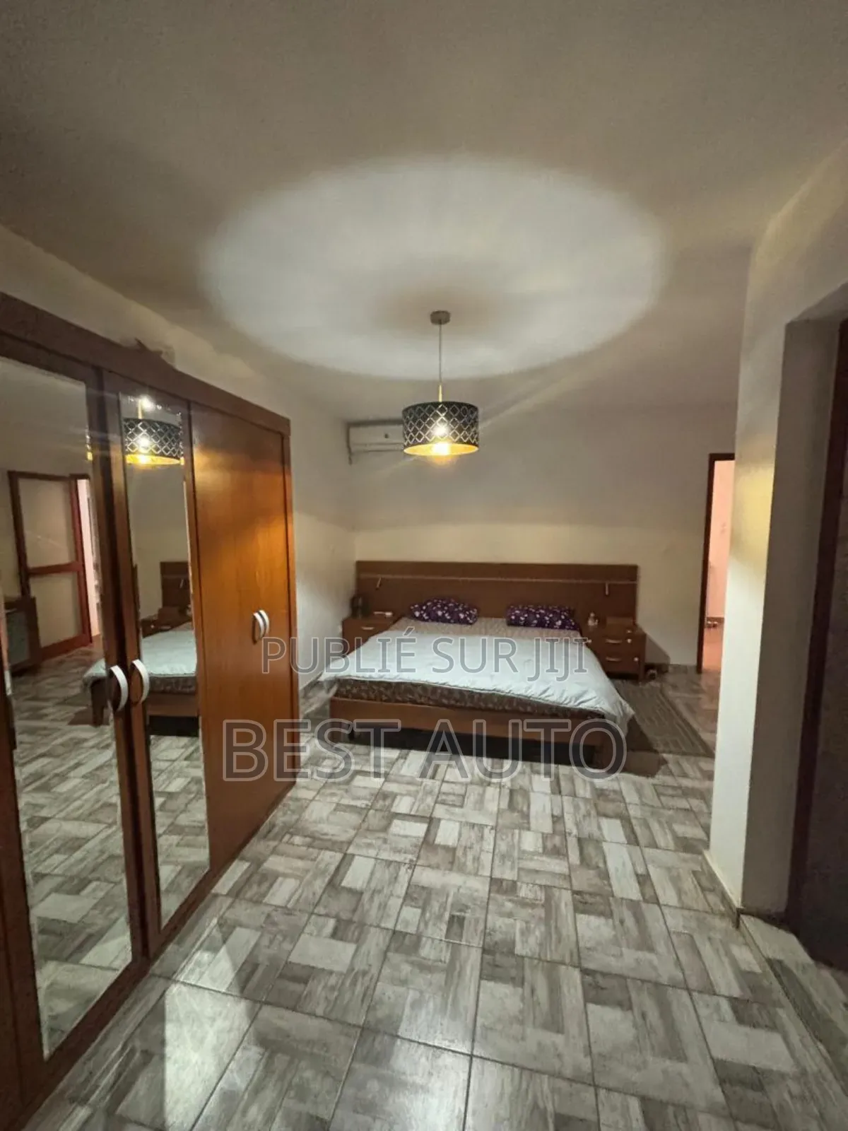 Furnished 9chbre Maison dans Rufisque à Vendre