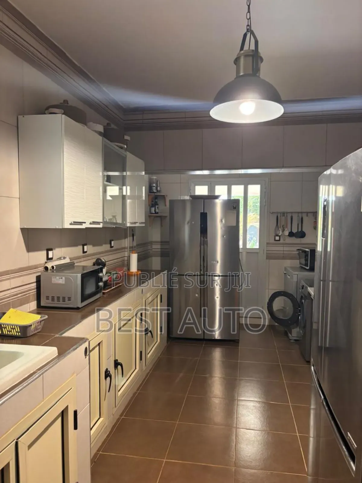 Furnished 9chbre Maison dans Rufisque à Vendre