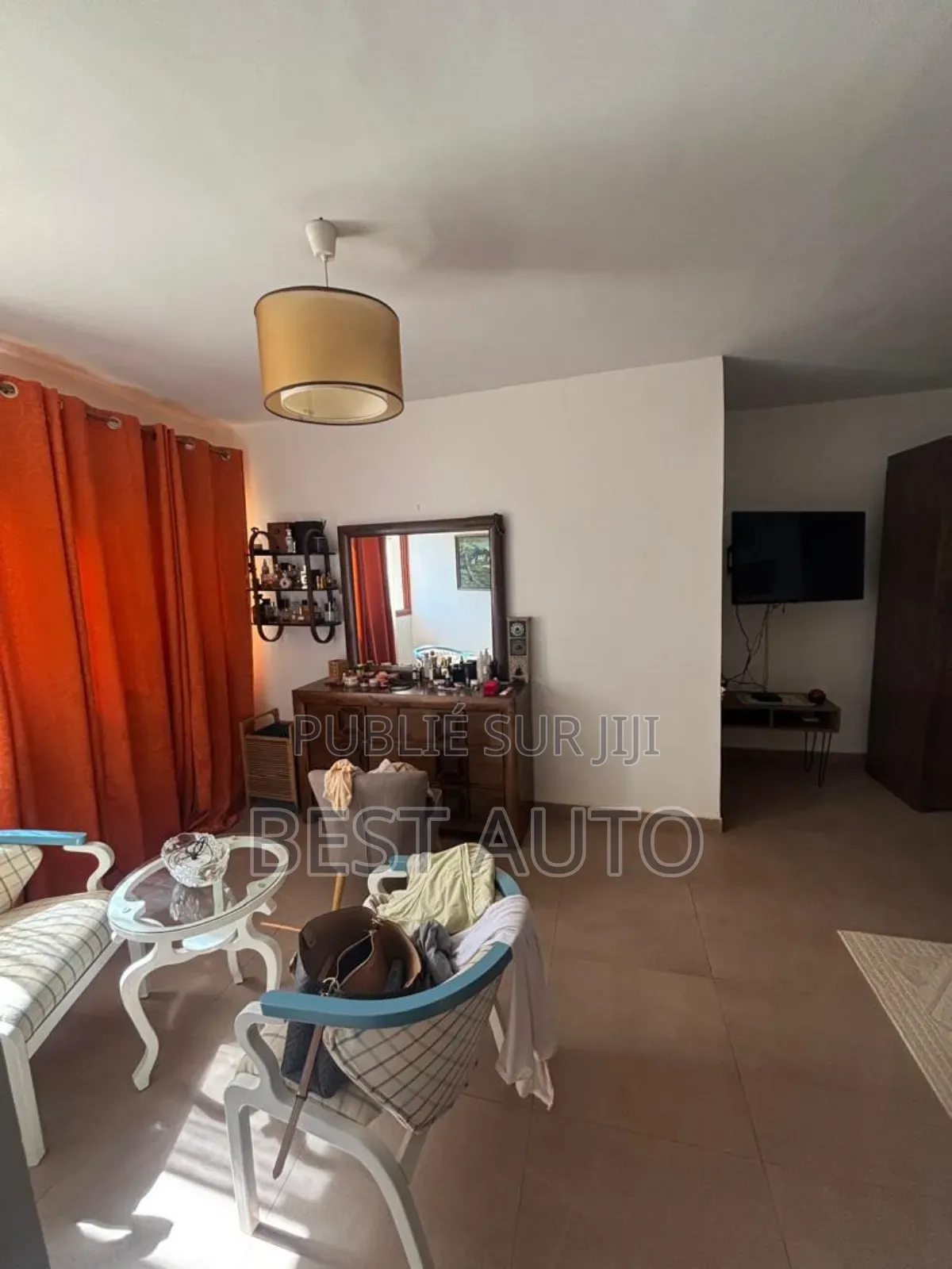 Furnished 9chbre Maison dans Rufisque à Vendre